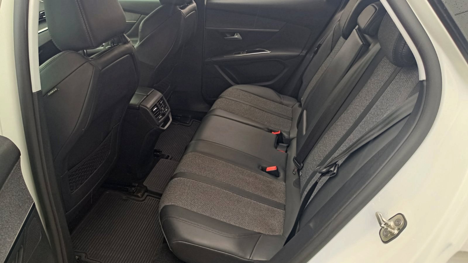 Інші авто PEUGEOT 3008 2019 року, Універсал, Тойота Центр Київ «ВІДІ Аеропорт», м.Київ | Фото № 12 Інші авто PEUGEOT 3008 2019 року з пробігом 130690 км, Універсал, Тойота Центр Київ «ВІДІ Аеропорт», м.Київ - 940000 ГРН | Фото № 12