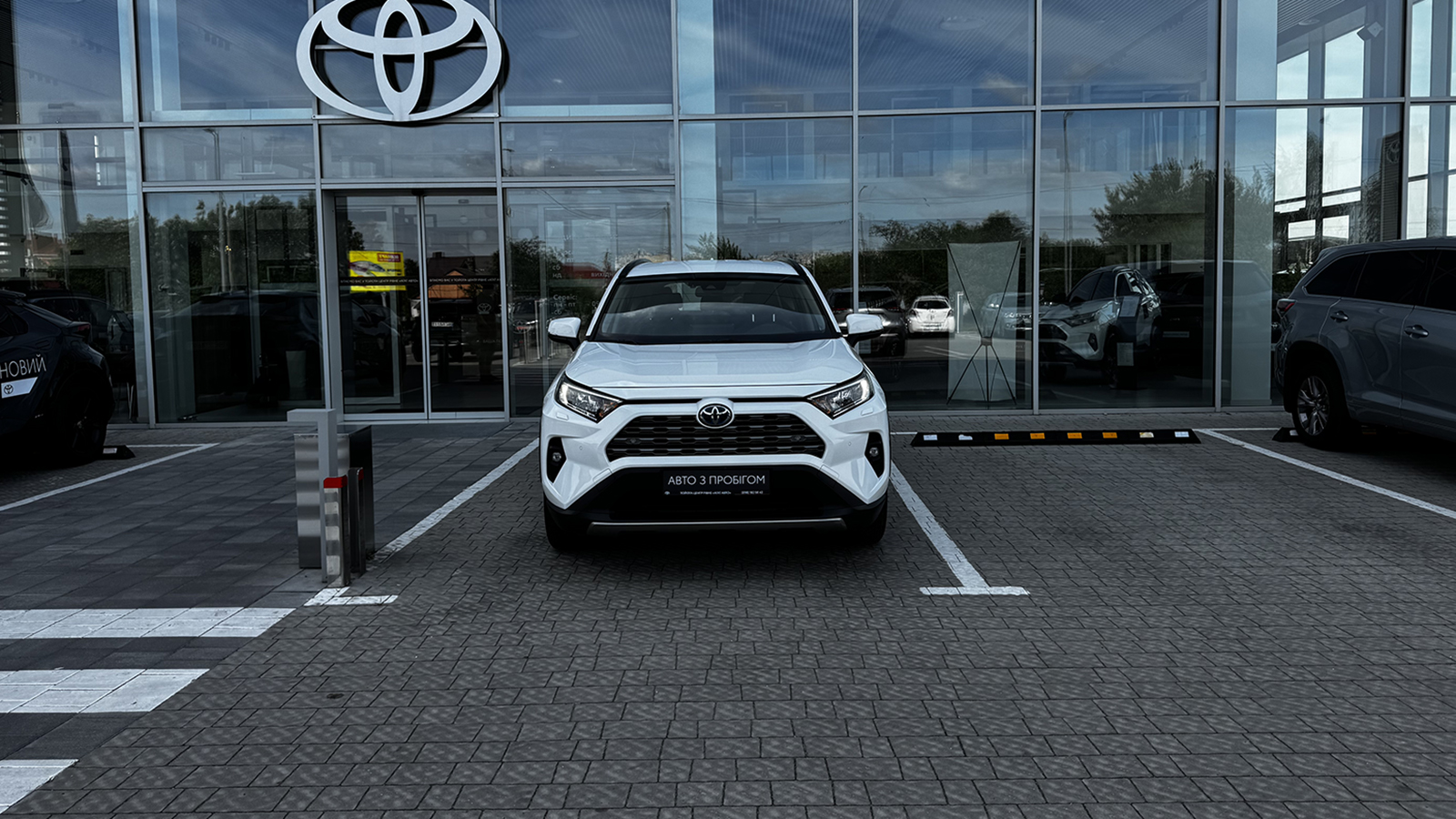 Toyota RAV4 2022 року, Універсал, Тойота Центр Рівне "Агат Авто", м.Рівне | Фото № 4 Toyota RAV4 2022 року з пробігом 49158 км, Універсал, Тойота Центр Рівне "Агат Авто", м.Рівне - 1628000 ГРН | Фото № 4