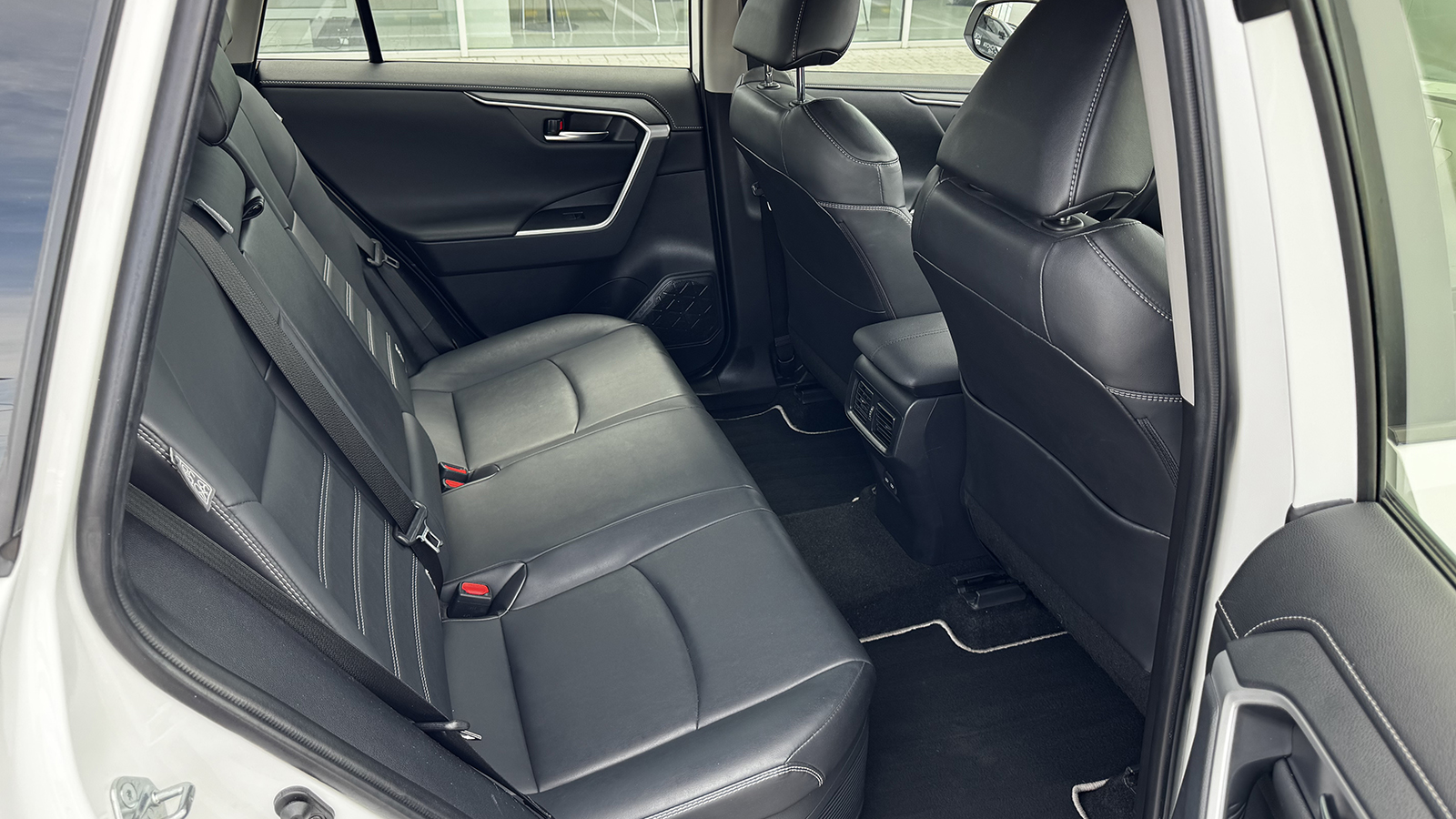 Toyota RAV4 2022 року, Універсал, Тойота Центр Рівне "Агат Авто", м.Рівне | Фото № 6 Toyota RAV4 2022 року з пробігом 49158 км, Універсал, Тойота Центр Рівне "Агат Авто", м.Рівне - 1628000 ГРН | Фото № 6