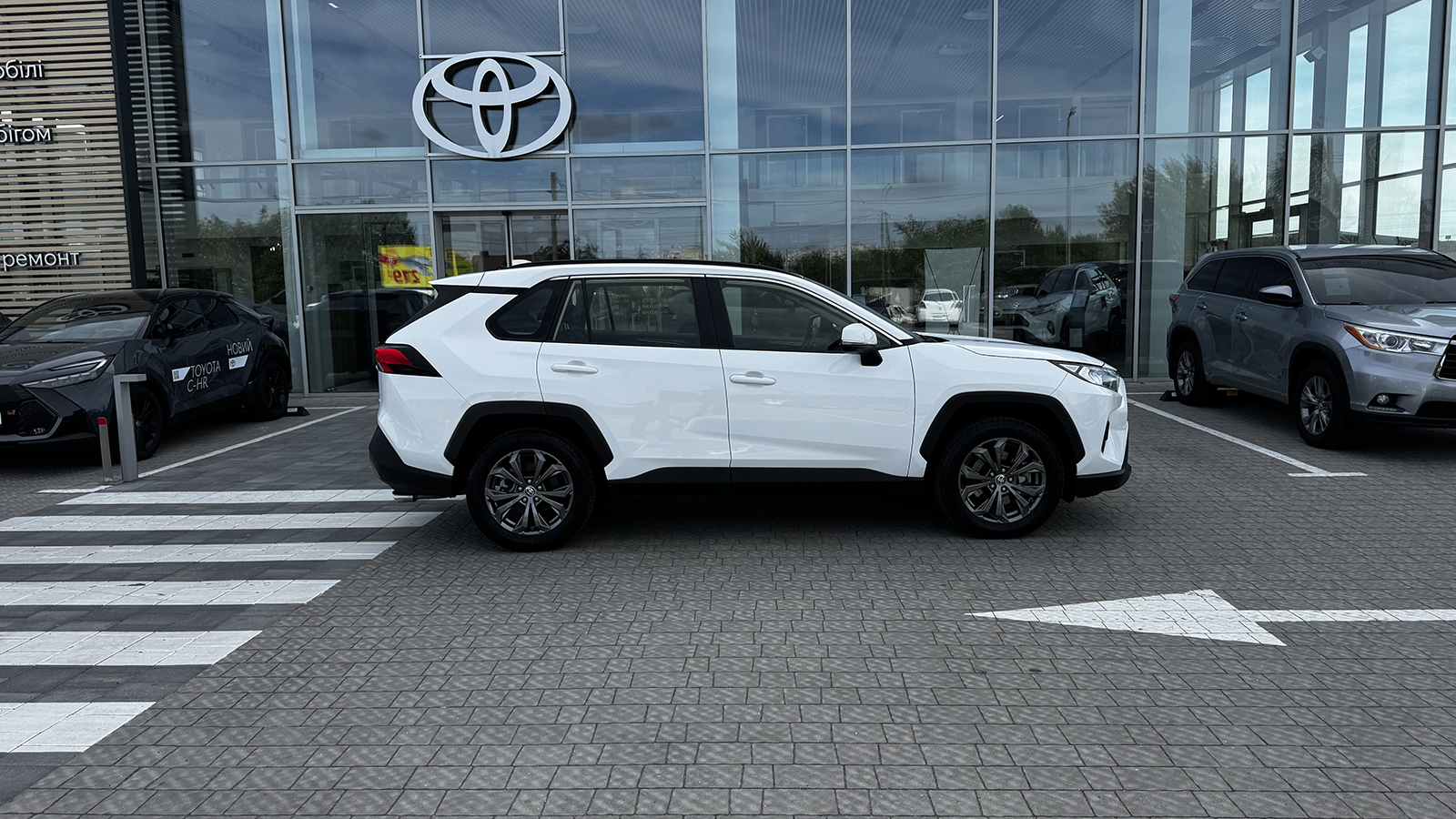 Toyota RAV4 2022 року, Універсал, Тойота Центр Рівне "Агат Авто", м.Рівне | Фото № 16 Toyota RAV4 2022 року з пробігом 49158 км, Універсал, Тойота Центр Рівне "Агат Авто", м.Рівне - 1628000 ГРН | Фото № 16