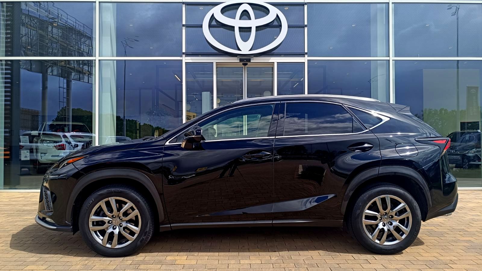 Lexus NX 200t 2016 року, Універсал, Тойота Центр Київ «ВІДІ Аеропорт», м.Київ | Фото № 3 Lexus NX 200t 2016 року з пробігом 167003 км, Універсал, Тойота Центр Київ «ВІДІ Аеропорт», м.Київ - 990000 ГРН | Фото № 3