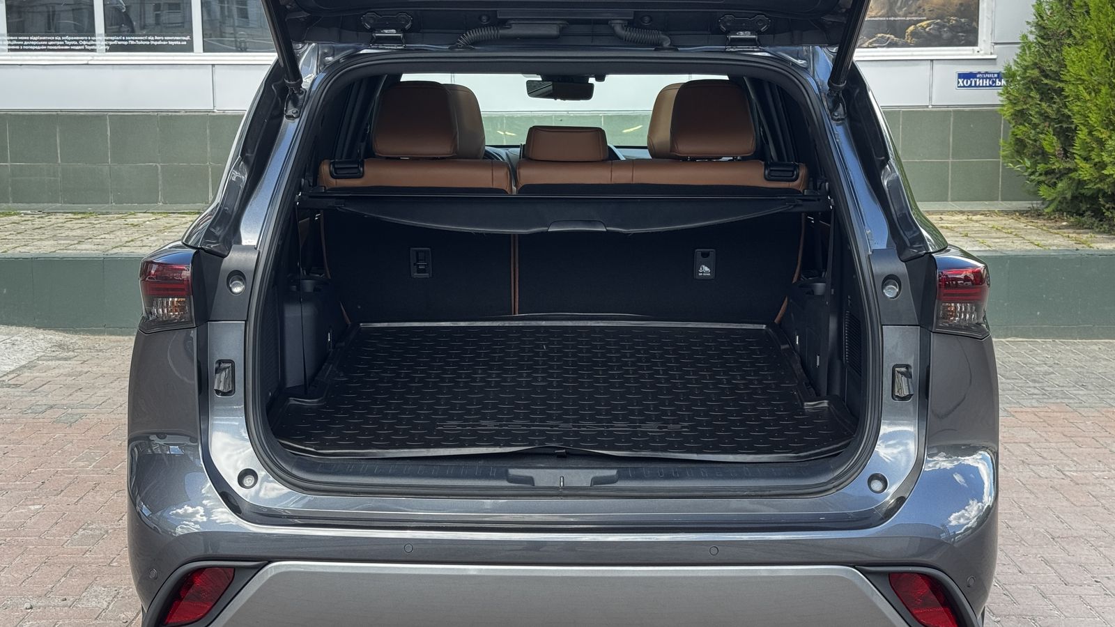 Toyota HIGHLANDER 2023 року, Універсал, Тойота Центр Чернівці "Олімп-Моторс", м.Чернівці | Фото № 10 Toyota HIGHLANDER 2023 року з пробігом 131843 км, Універсал, Тойота Центр Чернівці "Олімп-Моторс", м.Чернівці - 2199000 ГРН | Фото № 10