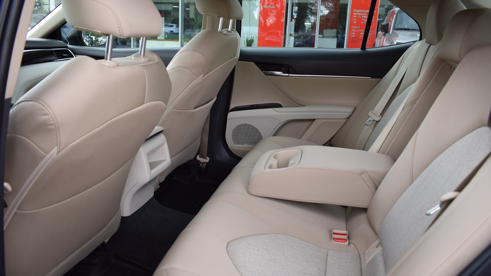Toyota CAMRY 2018 року, Седан, Тойота Центр Житомир "Стар - Кар", м.Житомир | Фото № 11 Toyota CAMRY 2018 року з пробігом 83363 км, Седан, Тойота Центр Житомир "Стар - Кар", м.Житомир - 990000 ГРН | Фото № 11
