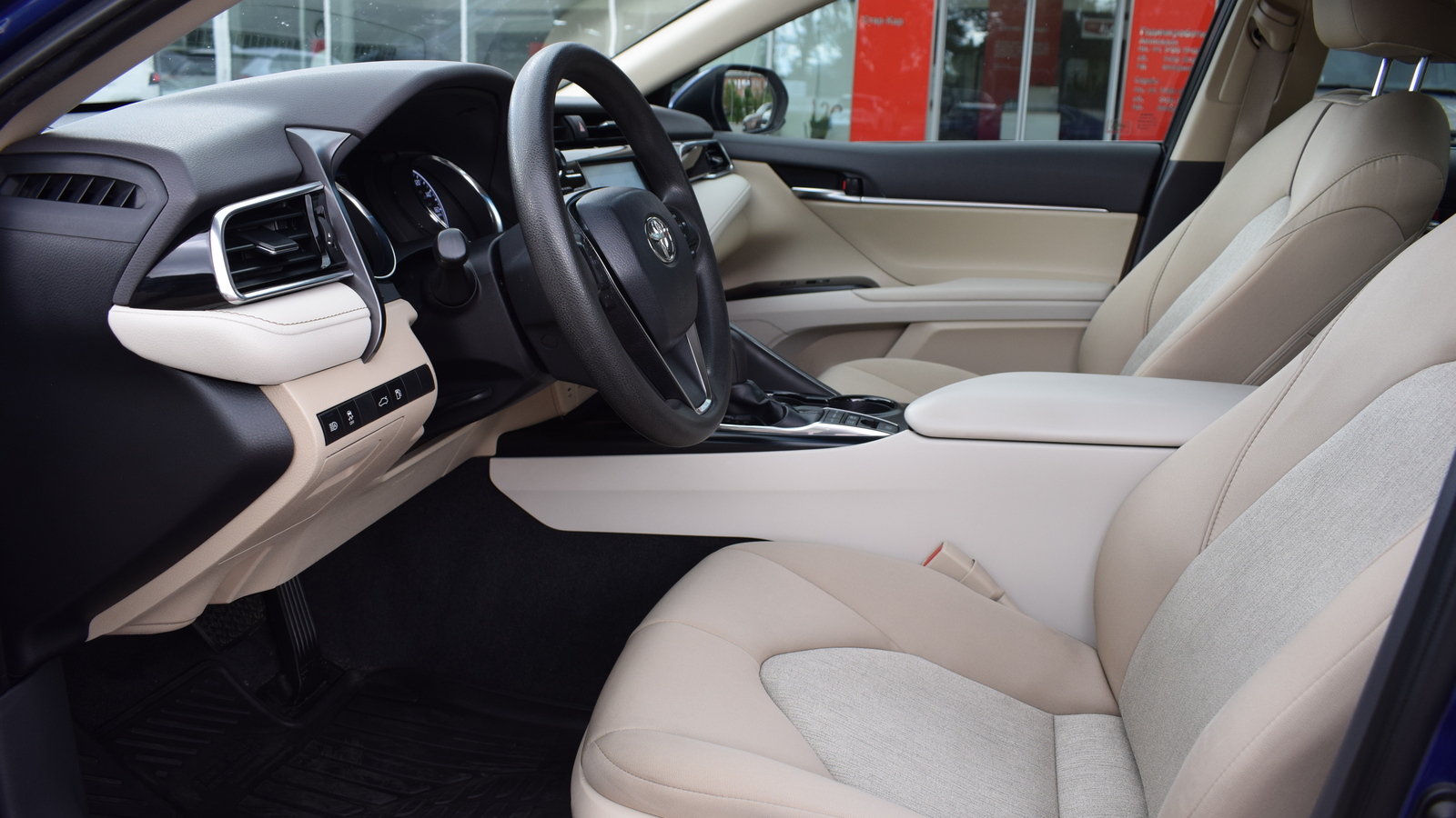 Toyota CAMRY 2018 року, Седан, Тойота Центр Житомир "Стар - Кар", м.Житомир | Фото № 12 Toyota CAMRY 2018 року з пробігом 83363 км, Седан, Тойота Центр Житомир "Стар - Кар", м.Житомир - 990000 ГРН | Фото № 12