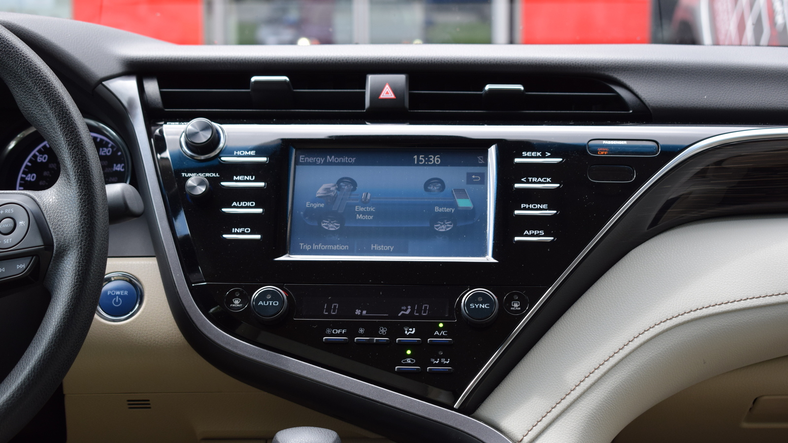 Toyota CAMRY 2018 року, Седан, Тойота Центр Житомир "Стар - Кар", м.Житомир | Фото № 15 Toyota CAMRY 2018 року з пробігом 83363 км, Седан, Тойота Центр Житомир "Стар - Кар", м.Житомир - 990000 ГРН | Фото № 15