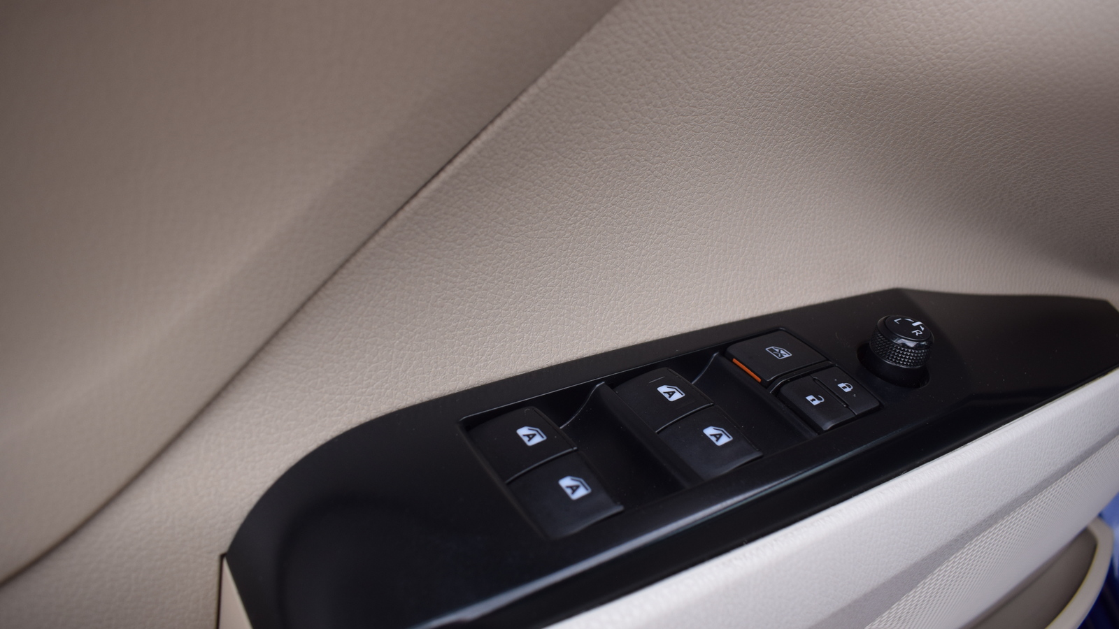 Toyota CAMRY 2018 року, Седан, Тойота Центр Житомир "Стар - Кар", м.Житомир | Фото № 20 Toyota CAMRY 2018 року з пробігом 83363 км, Седан, Тойота Центр Житомир "Стар - Кар", м.Житомир - 990000 ГРН | Фото № 20
