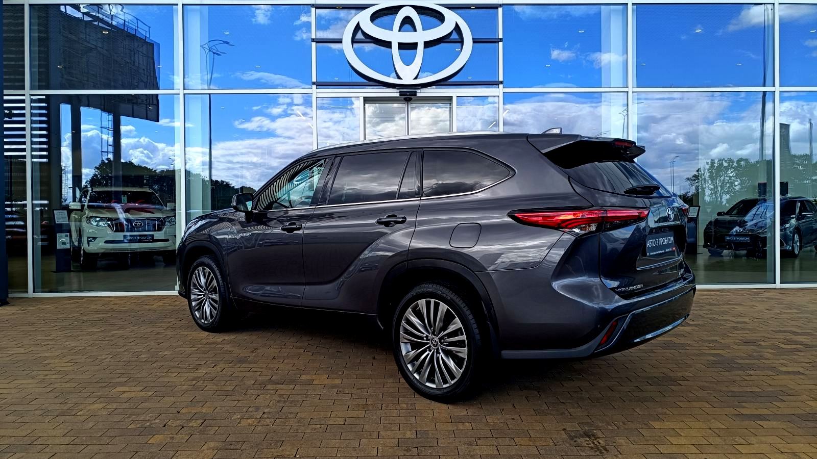 Toyota HIGHLANDER 2021 року, Універсал, Тойота Центр Київ «ВІДІ Аеропорт», м.Київ | Фото № 2 Toyota HIGHLANDER 2021 року з пробігом 82305 км, Універсал, Тойота Центр Київ «ВІДІ Аеропорт», м.Київ - 2200000 ГРН | Фото № 2