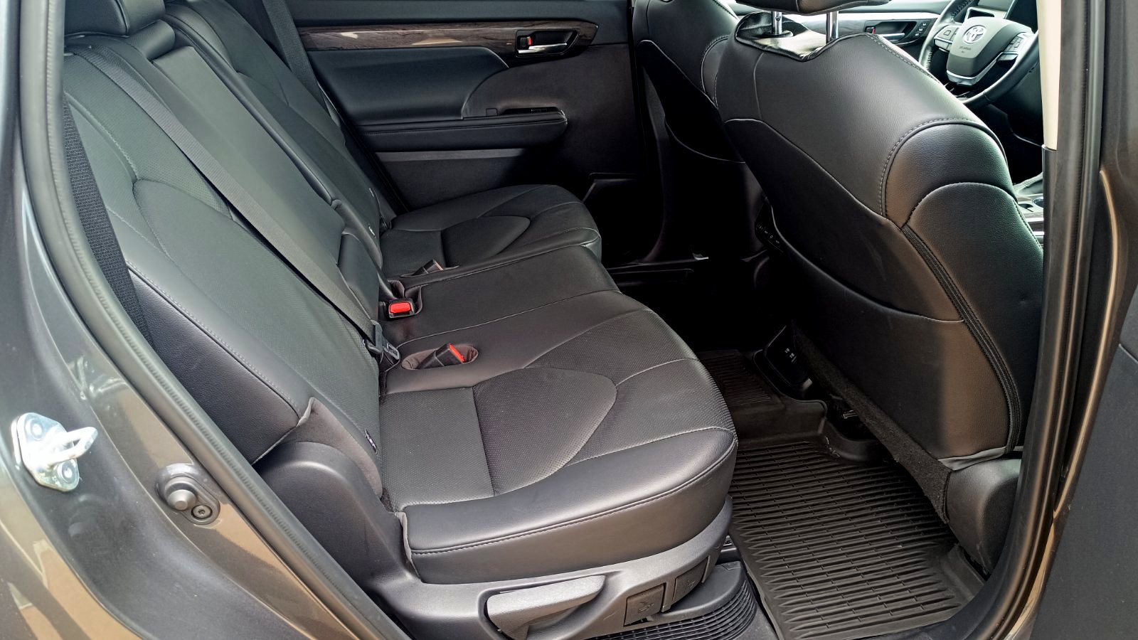 Toyota HIGHLANDER 2021 року, Універсал, Тойота Центр Київ «ВІДІ Аеропорт», м.Київ | Фото № 7 Toyota HIGHLANDER 2021 року з пробігом 82305 км, Універсал, Тойота Центр Київ «ВІДІ Аеропорт», м.Київ - 2200000 ГРН | Фото № 7