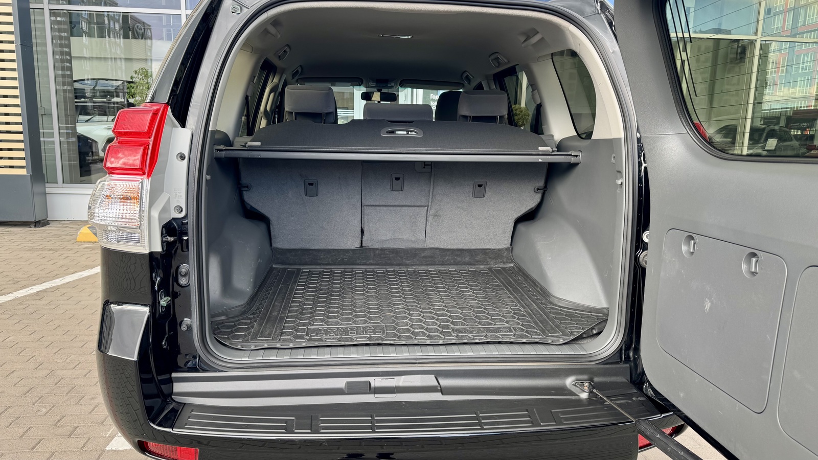 Toyota LAND CRUISER PRADO 2012 року, Універсал, Тойота Центр Чернігів "Соллі-Плюс", м.Чернігів | Фото № 10 Toyota LAND CRUISER PRADO 2012 року з пробігом 162003 км, Універсал, Тойота Центр Чернігів "Соллі-Плюс", м.Чернігів - 990000 ГРН | Фото № 10
