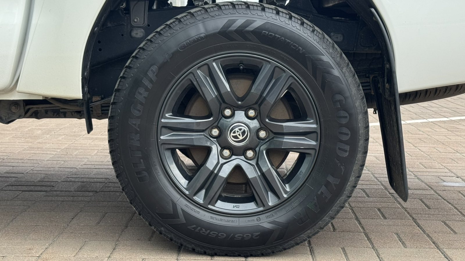 Toyota HILUX 2023 року, Пікап, Тойота Центр Київ "Автосаміт Укравто", м.Київ | Фото № 15 Toyota HILUX 2023 року з пробігом 79802 км, Пікап, Тойота Центр Київ "Автосаміт Укравто", м.Київ - 2206250 ГРН | Фото № 15