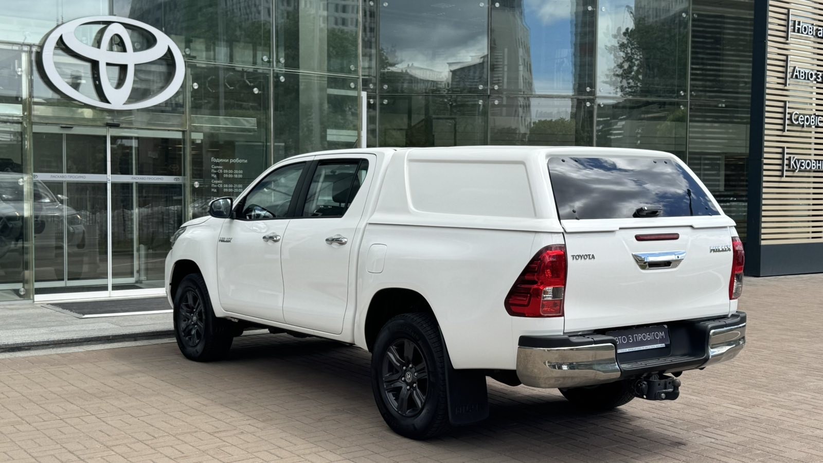 Toyota HILUX 2023 року з пробігом 116276 км, Пікап, Тойота Центр Київ "Автосаміт Укравто", м.Київ - 2146250 ГРН | Фото № 2