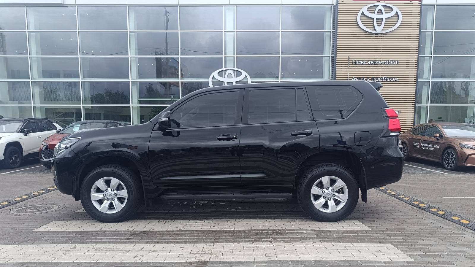 Toyota LAND CRUISER PRADO 2023 року з пробігом 180465 км, Універсал, Тойота Центр Київ "ВіДі Автострада", м.Київ - 1848000 ГРН | Фото № 3
