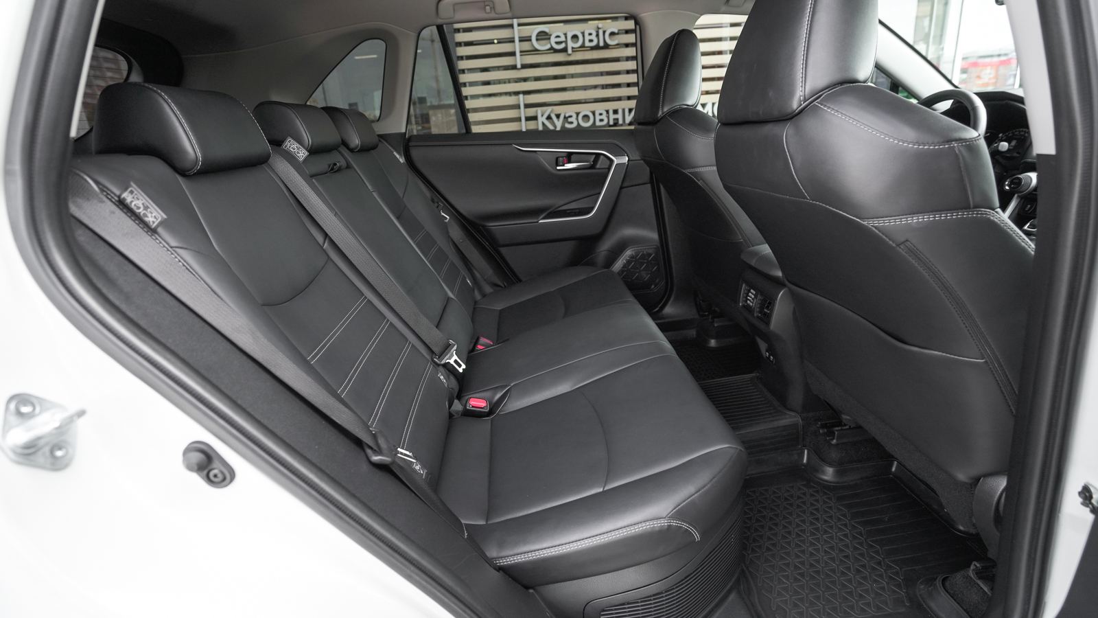 Toyota RAV4 2021 року, Універсал, Тойота Центр Львів "Діамант", м.Львів | Фото № 7 Toyota RAV4 2021 року з пробігом 127750 км, Універсал, Тойота Центр Львів "Діамант", м.Львів - 1367100 ГРН | Фото № 7