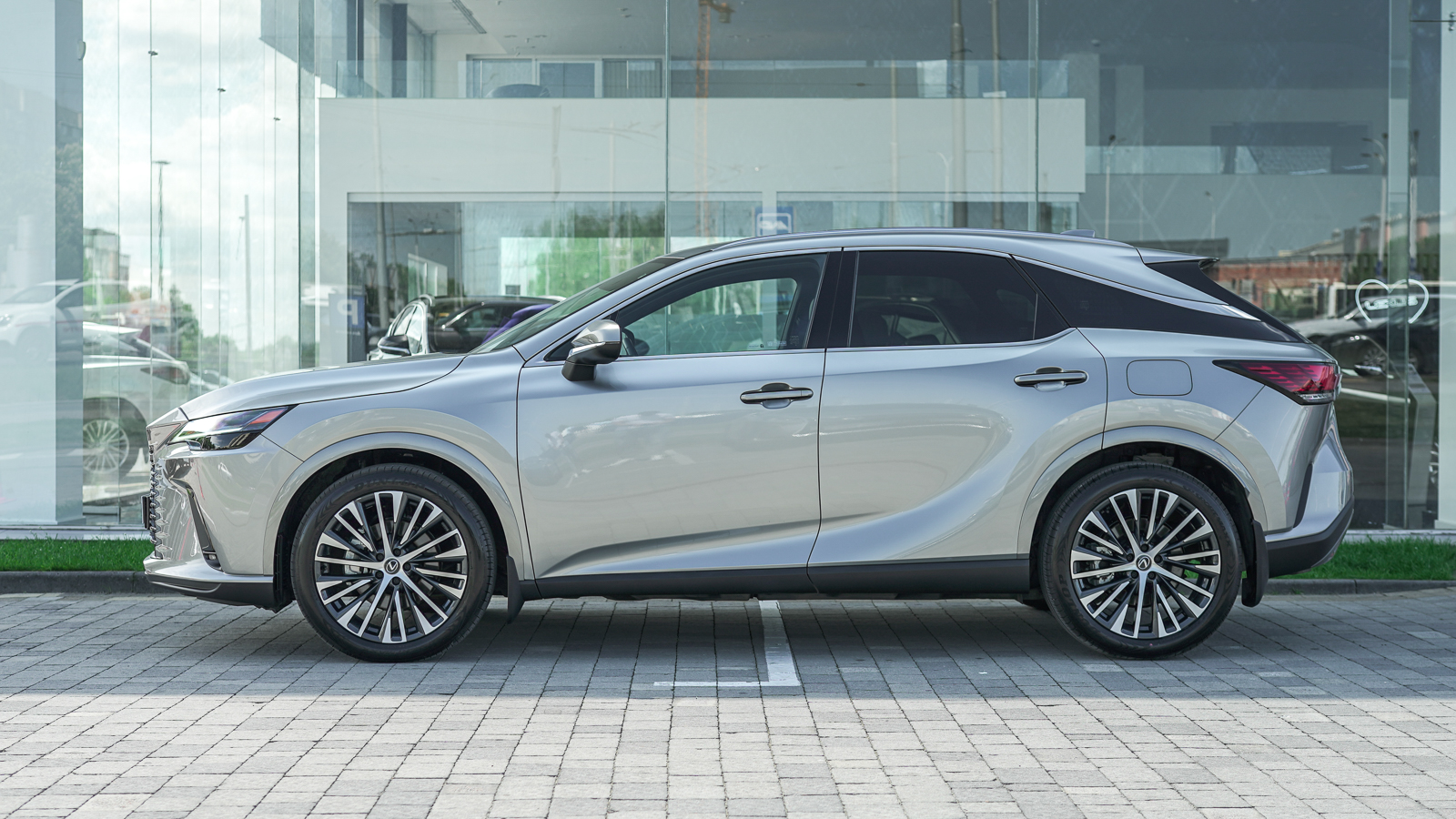 Lexus RX 2025 року, Універсал, Лексус Львів, м.Львів | Фото № 3 Lexus RX 2025 року з пробігом 14987 км, Універсал, Лексус Львів, м.Львів - 3307500 ГРН | Фото № 3