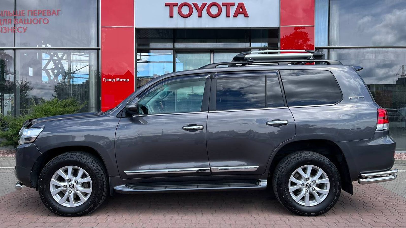 Toyota LAND CRUISER 200 2018 року, Універсал, Тойота Центр Хмельницький "Гранд Мотор", м.Хмельницький | Фото № 3 Toyota LAND CRUISER 200 2018 року з пробігом 160791 км, Універсал, Тойота Центр Хмельницький "Гранд Мотор", м.Хмельницький - 2163350 ГРН | Фото № 3