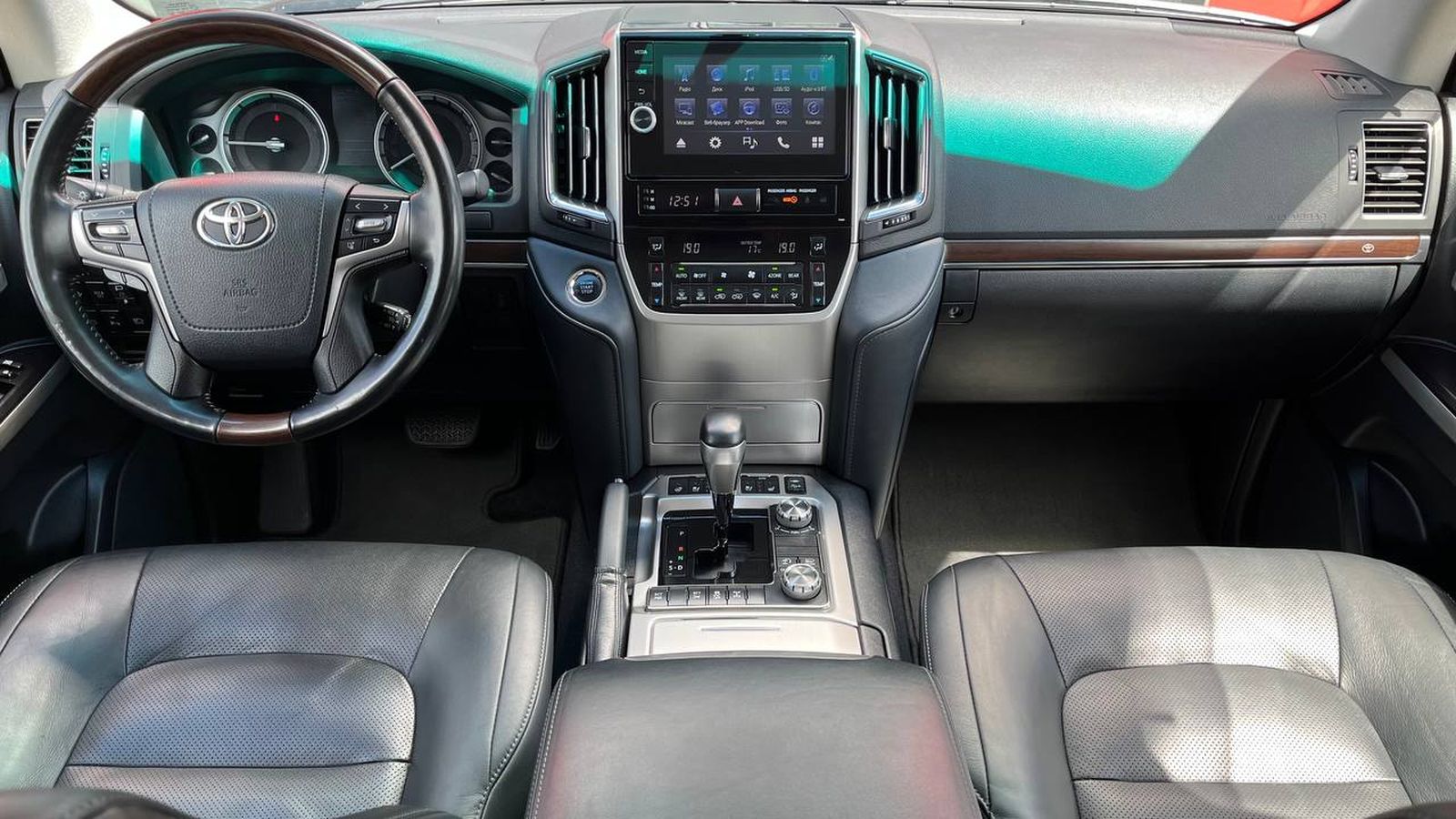 Toyota LAND CRUISER 200 2018 року, Універсал, Тойота Центр Хмельницький "Гранд Мотор", м.Хмельницький | Фото № 8 Toyota LAND CRUISER 200 2018 року з пробігом 160791 км, Універсал, Тойота Центр Хмельницький "Гранд Мотор", м.Хмельницький - 2163350 ГРН | Фото № 8