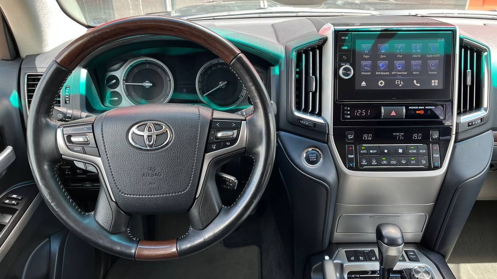Toyota LAND CRUISER 200 2018 року, Універсал, Тойота Центр Хмельницький "Гранд Мотор", м.Хмельницький | Фото № 9 Toyota LAND CRUISER 200 2018 року з пробігом 160791 км, Універсал, Тойота Центр Хмельницький "Гранд Мотор", м.Хмельницький - 2163350 ГРН | Фото № 9