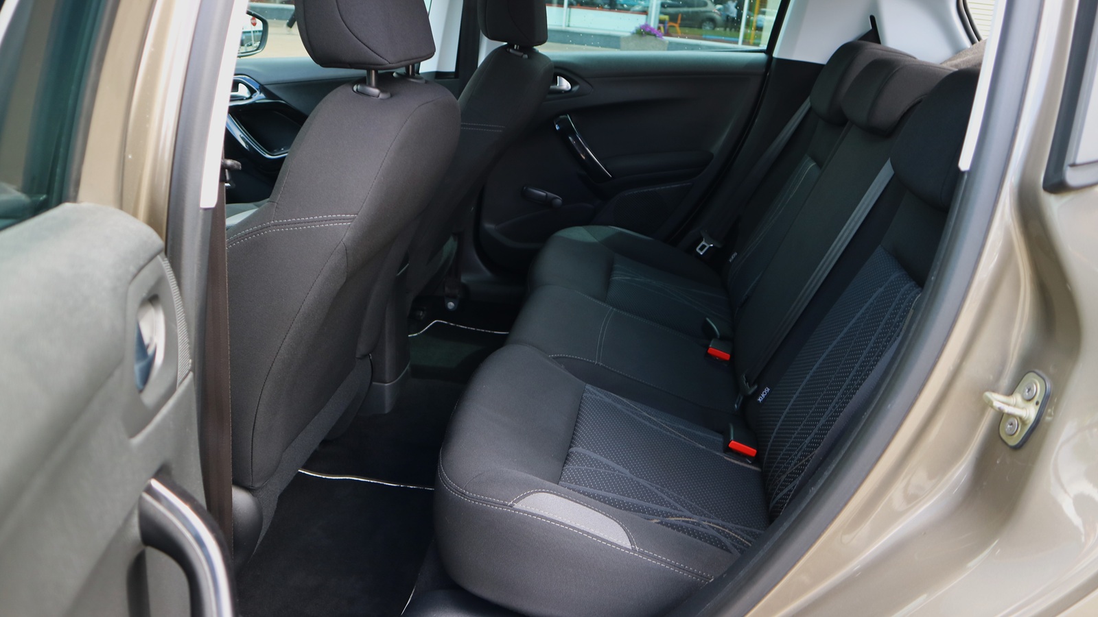 Інші авто PEUGEOT 208 2013 року, Хетчбек, Тойота Центр Київ "Автосаміт Укравто Столичне", м.Київ | Фото № 14 Інші авто PEUGEOT 208 2013 року з пробігом 86117 км, Хетчбек, Тойота Центр Київ "Автосаміт Укравто Столичне", м.Київ - 373000 ГРН | Фото № 14