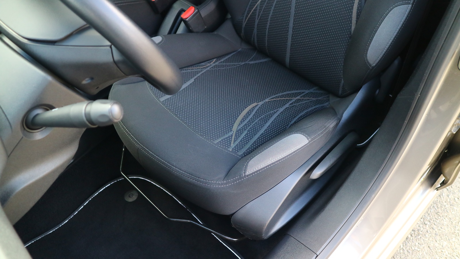 Інші авто PEUGEOT 208 2013 року, Хетчбек, Тойота Центр Київ "Автосаміт Укравто Столичне", м.Київ | Фото № 15 Інші авто PEUGEOT 208 2013 року з пробігом 86117 км, Хетчбек, Тойота Центр Київ "Автосаміт Укравто Столичне", м.Київ - 373000 ГРН | Фото № 15