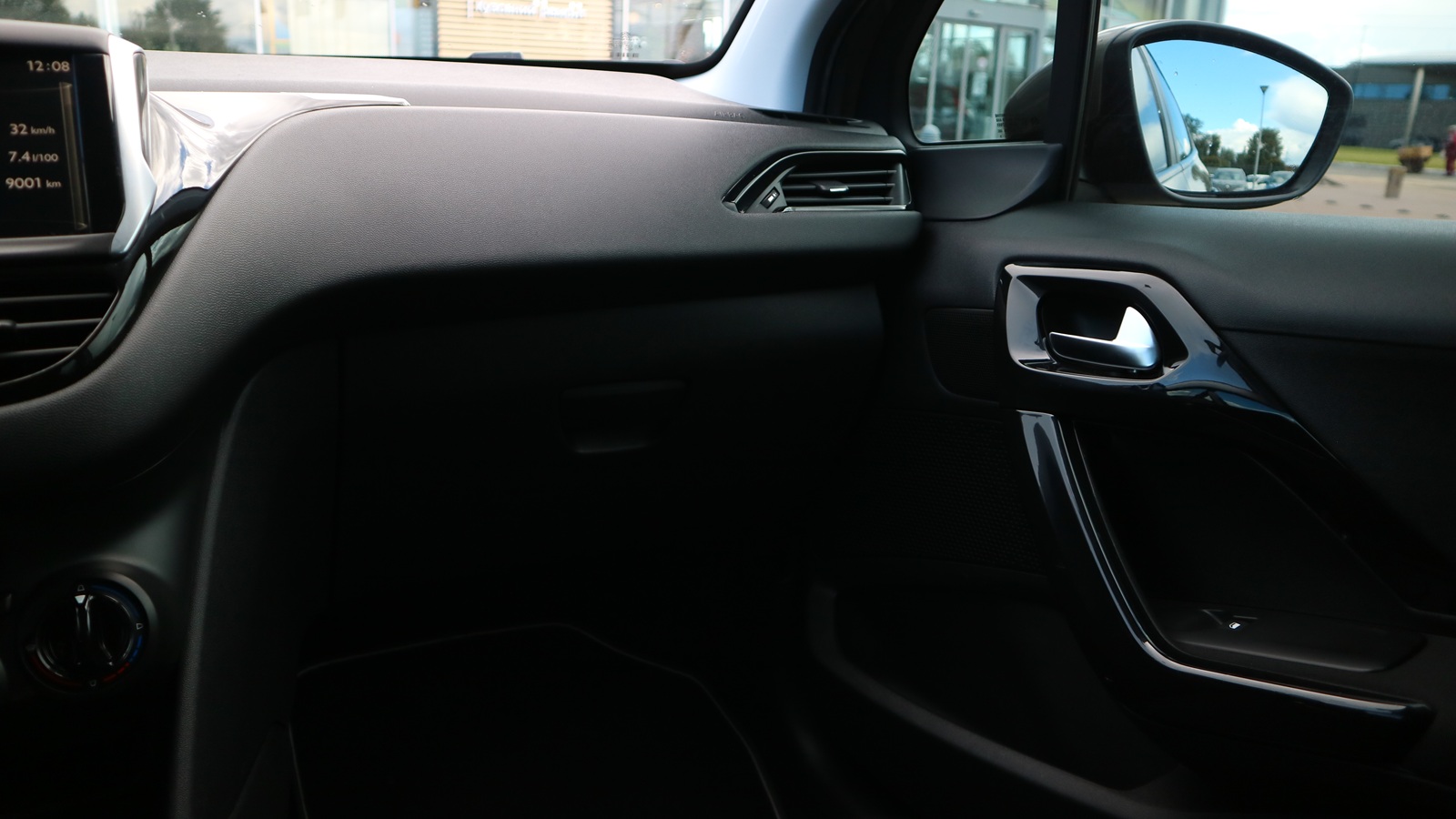 Інші авто PEUGEOT 208 2013 року, Хетчбек, Тойота Центр Київ "Автосаміт Укравто Столичне", м.Київ | Фото № 17 Інші авто PEUGEOT 208 2013 року з пробігом 86117 км, Хетчбек, Тойота Центр Київ "Автосаміт Укравто Столичне", м.Київ - 373000 ГРН | Фото № 17