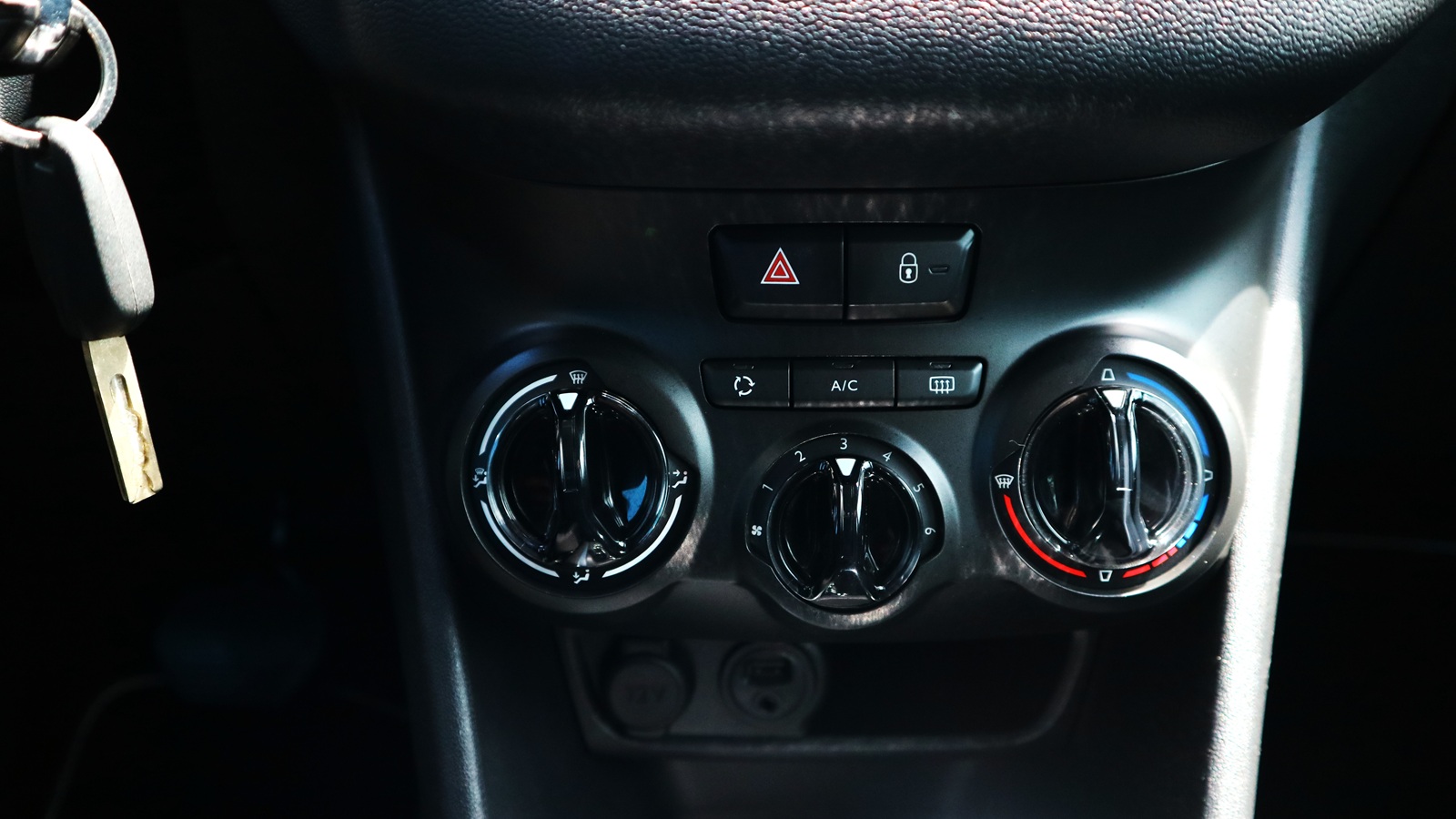 Інші авто PEUGEOT 208 2013 року, Хетчбек, Тойота Центр Київ "Автосаміт Укравто Столичне", м.Київ | Фото № 22 Інші авто PEUGEOT 208 2013 року з пробігом 86117 км, Хетчбек, Тойота Центр Київ "Автосаміт Укравто Столичне", м.Київ - 373000 ГРН | Фото № 22