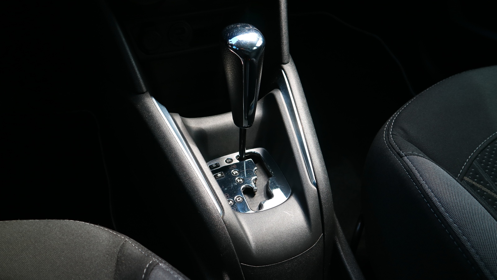 Інші авто PEUGEOT 208 2013 року, Хетчбек, Тойота Центр Київ "Автосаміт Укравто Столичне", м.Київ | Фото № 23 Інші авто PEUGEOT 208 2013 року з пробігом 86117 км, Хетчбек, Тойота Центр Київ "Автосаміт Укравто Столичне", м.Київ - 373000 ГРН | Фото № 23
