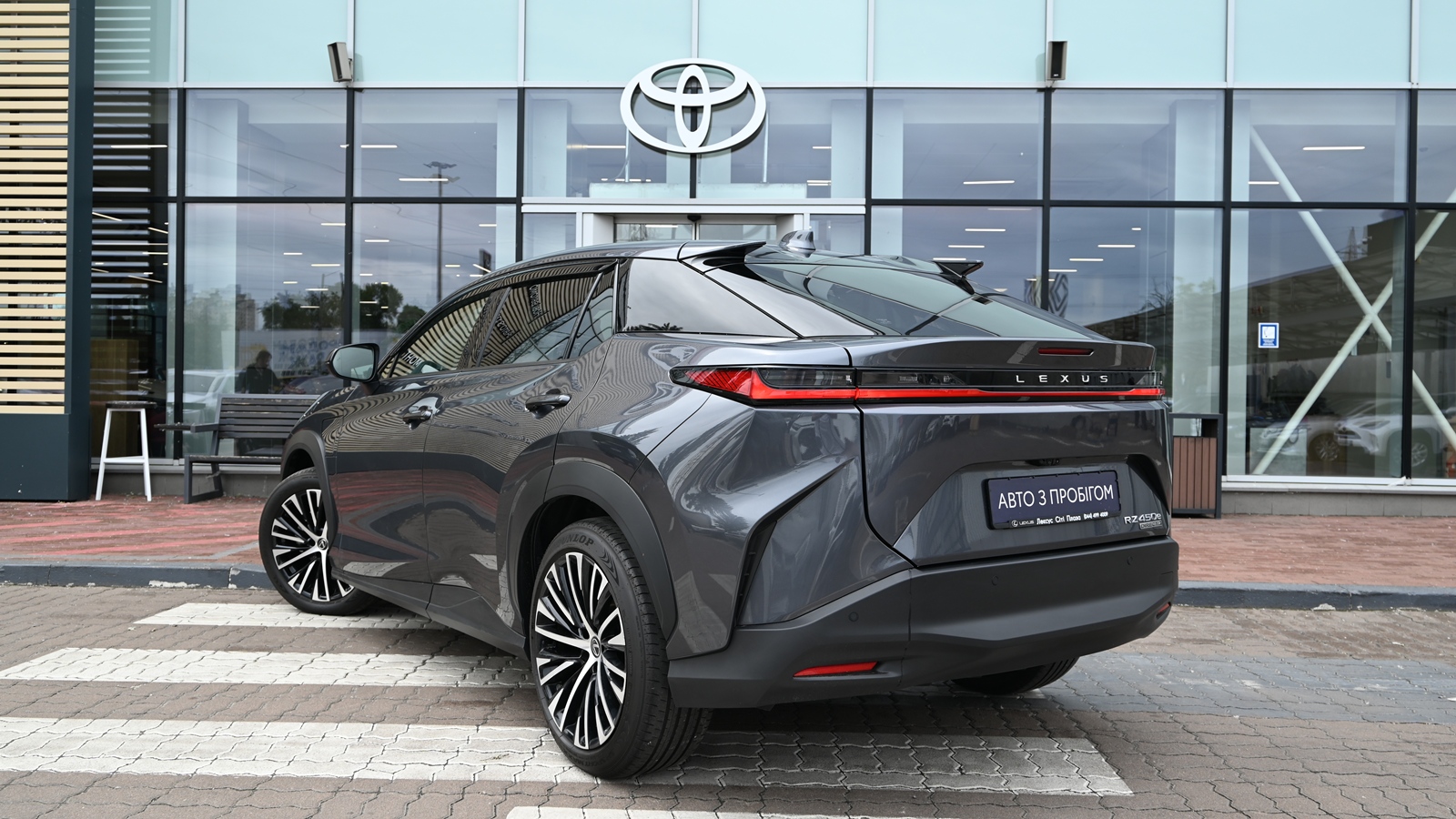 Lexus RZ 450e 2024 року з пробігом 5033 км, Універсал, Тойота Центр Київ "Сіті Плаза", м.Київ - 2323500 ГРН | Фото № 2