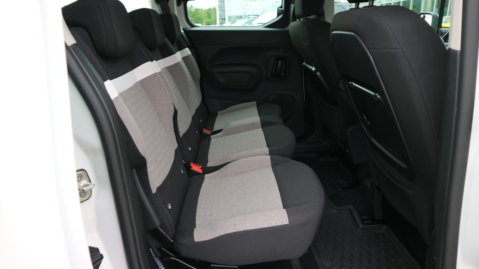 Інші авто CITROEN Berlingo 2024 року, Універсал, Тойота Центр Київ "Автосаміт Укравто Столичне", м.Київ | Фото № 7 Інші авто CITROEN Berlingo 2024 року з пробігом 20976 км, Універсал, Тойота Центр Київ "Автосаміт Укравто Столичне", м.Київ - 1143000 ГРН | Фото № 7