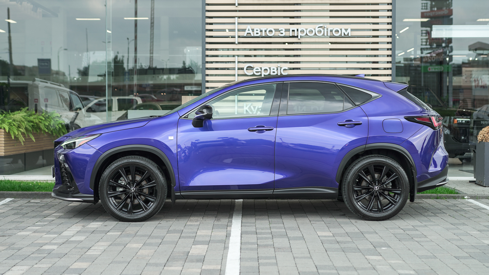 Lexus NX 2021 року з пробігом 73295 км, Універсал, Тойота Центр Львів "Діамант", м.Львів - 2291750 ГРН | Фото № 3