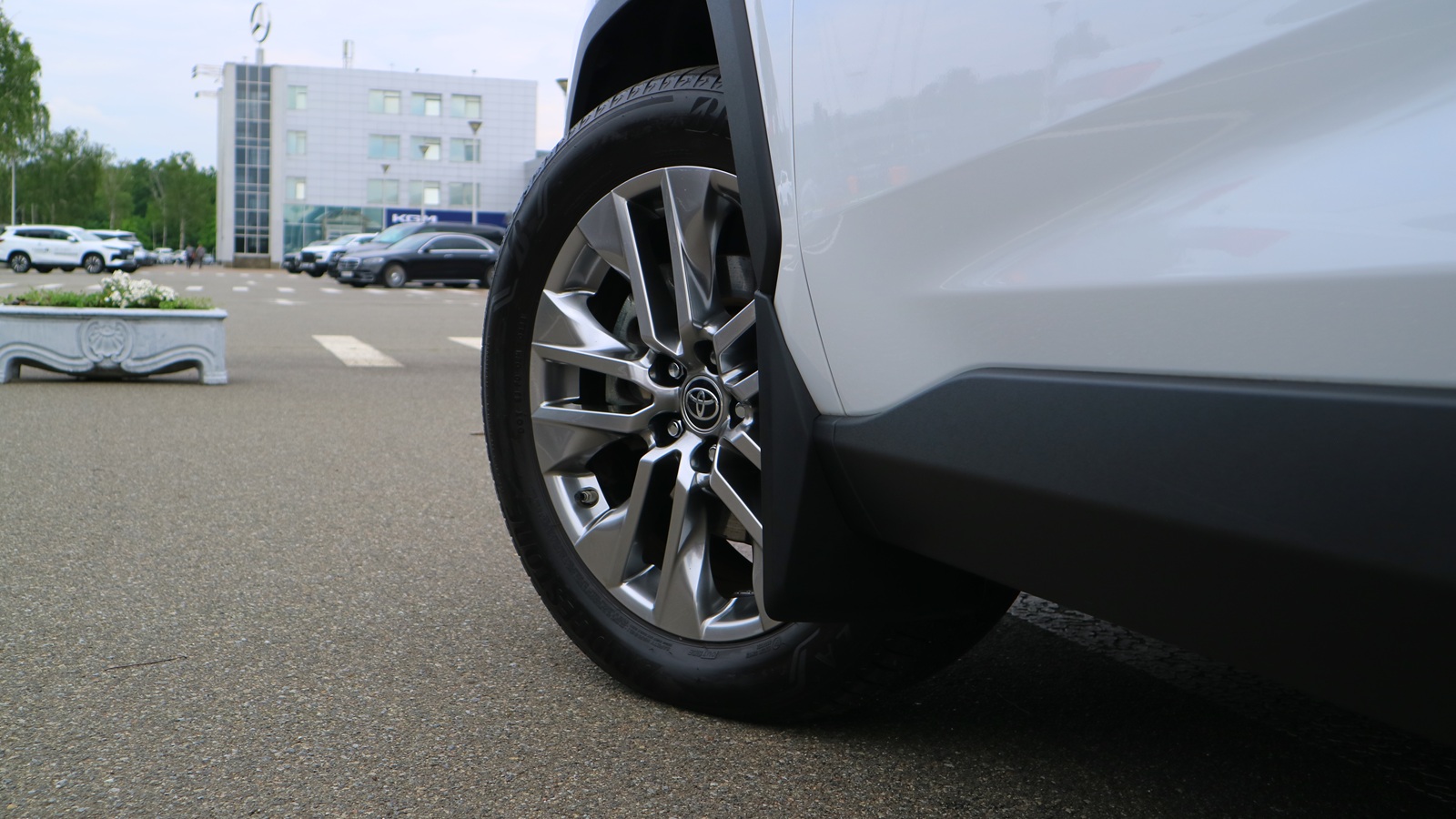 Toyota RAV4 2023 року, Універсал, Тойота Центр Київ "Автосаміт Укравто Столичне", м.Київ | Фото № 30 Toyota RAV4 2023 року з пробігом 51035 км, Універсал, Тойота Центр Київ "Автосаміт Укравто Столичне", м.Київ - 2150000 ГРН | Фото № 30