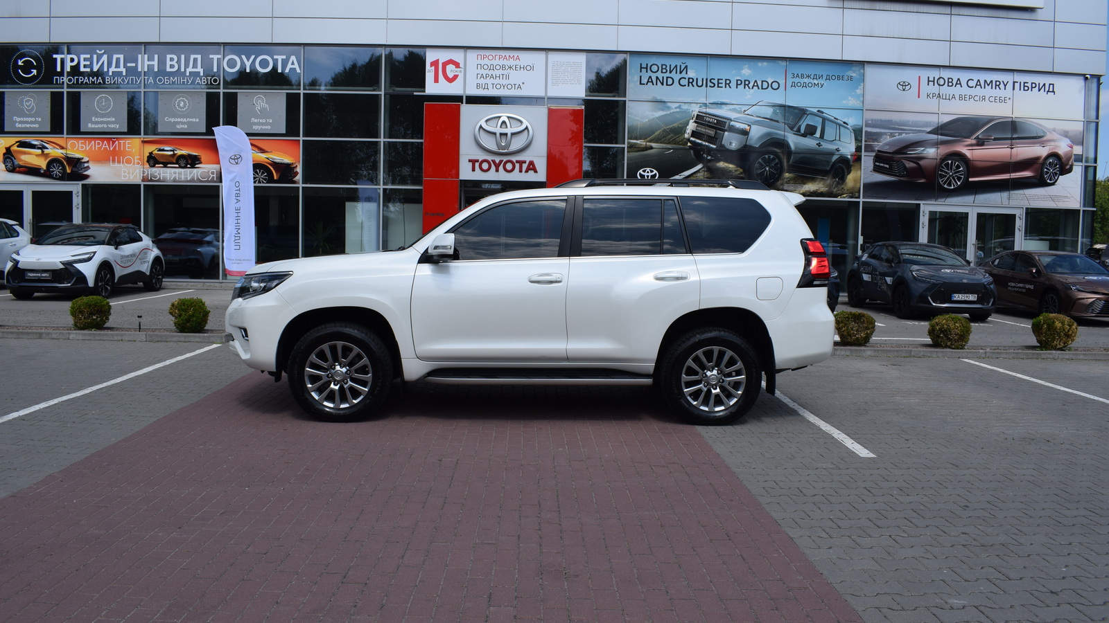 Toyota LAND CRUISER PRADO 2018 року з пробігом 110587 км, Універсал, Тойота Центр Житомир "Стар - Кар", м.Житомир - 1803360 ГРН | Фото № 3