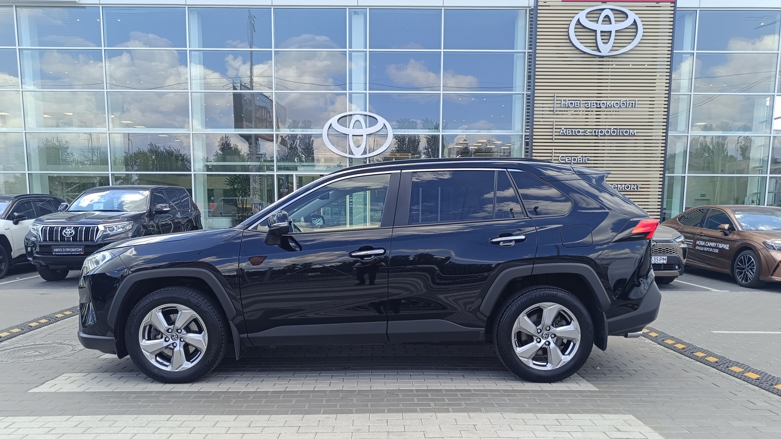 Toyota RAV4 2018 року, Універсал, Тойота Центр Київ "ВіДі Автострада", м.Київ | Фото № 3 Toyota RAV4 2018 року з пробігом 67425 км, Універсал, Тойота Центр Київ "ВіДі Автострада", м.Київ - 1398000 ГРН | Фото № 3