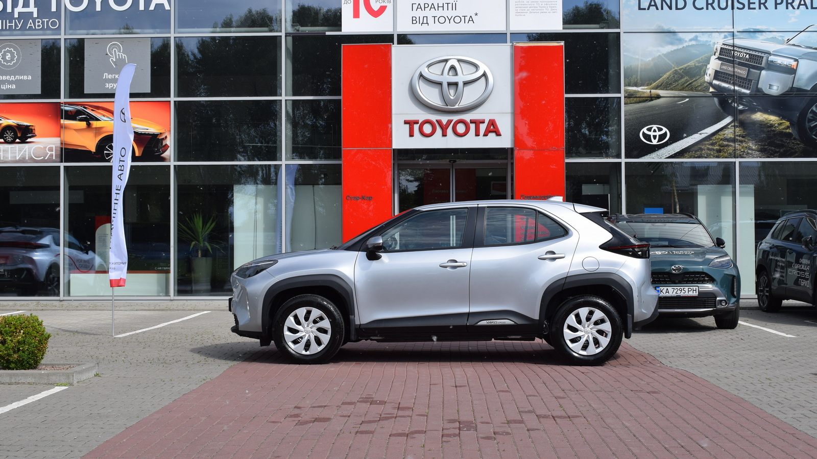 Toyota YARIS CROSS 2021 року, Хетчбек, Тойота Центр Житомир "Стар - Кар", м.Житомир | Фото № 3 Toyota YARIS CROSS 2021 року з пробігом 22531 км, Хетчбек, Тойота Центр Житомир "Стар - Кар", м.Житомир - 963560 ГРН | Фото № 3