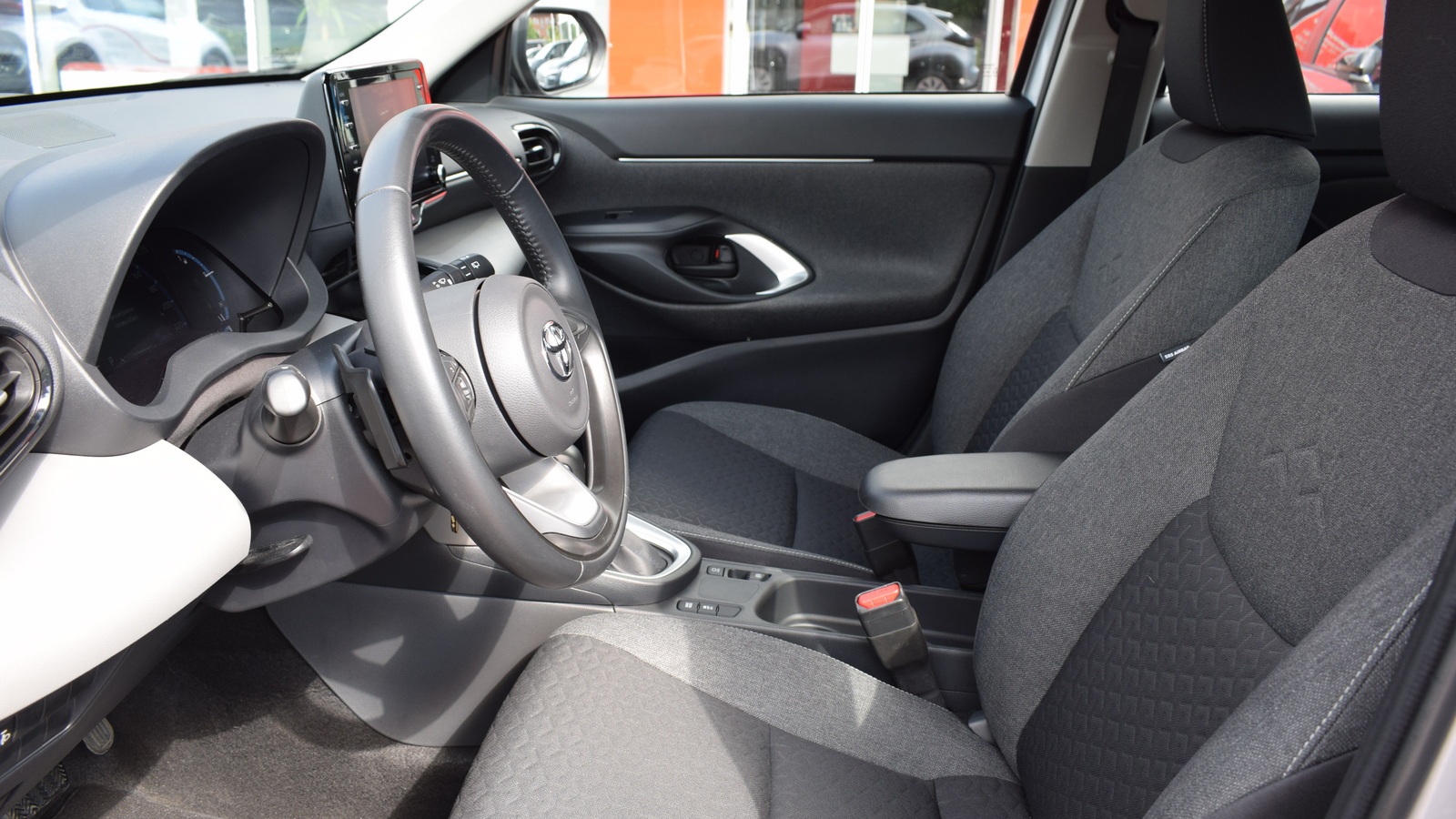 Toyota YARIS CROSS 2021 року, Хетчбек, Тойота Центр Житомир "Стар - Кар", м.Житомир | Фото № 12 Toyota YARIS CROSS 2021 року з пробігом 22531 км, Хетчбек, Тойота Центр Житомир "Стар - Кар", м.Житомир - 963560 ГРН | Фото № 12