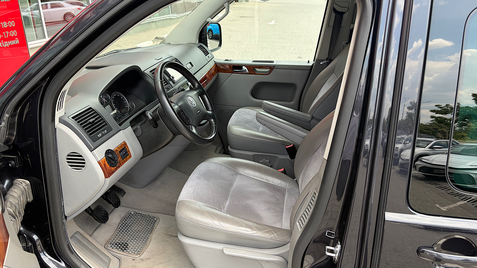 Інші авто VOLKSWAGEN Multivan 2008 року, Універсал, Тойота Центр Запоріжжя "Восток Автомир", м.Запоріжжя | Фото № 12 Інші авто VOLKSWAGEN Multivan 2008 року з пробігом 121000 км, Універсал, Тойота Центр Запоріжжя "Восток Автомир", м.Запоріжжя - 642350 ГРН | Фото № 12