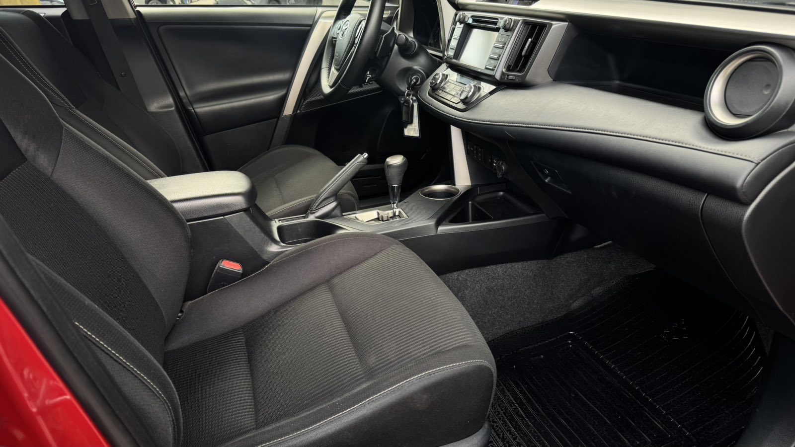Toyota RAV4 2013 року, Універсал, Тойота Центр Одеса "ВіДі Пальміра", м.Одеса | Фото № 6 Toyota RAV4 2013 року з пробігом 151000 км, Універсал, Тойота Центр Одеса "ВіДі Пальміра", м.Одеса - 756500 ГРН | Фото № 6