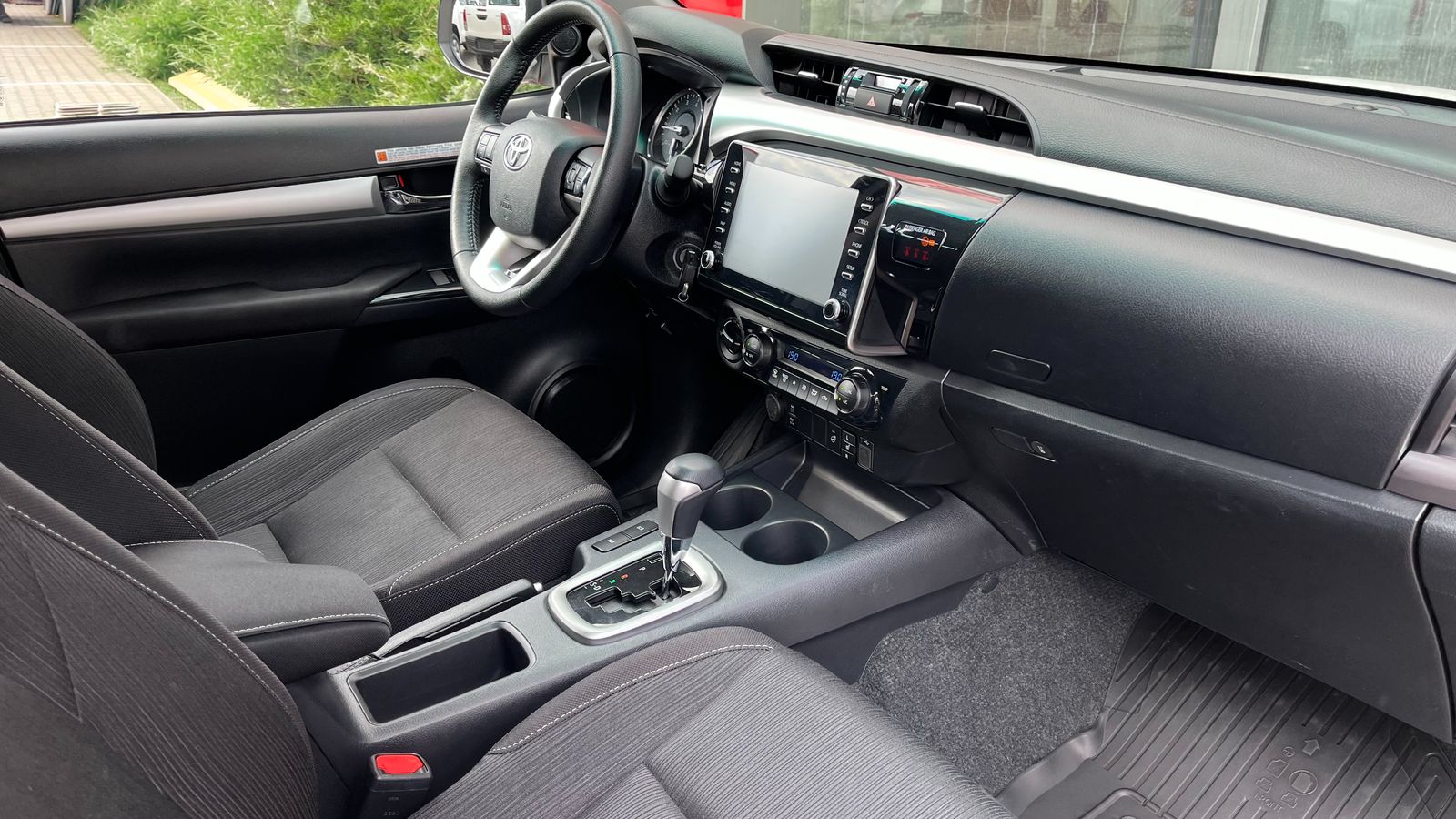 Toyota HILUX 2023 року, Пікап, Тойота Центр Хмельницький "Гранд Мотор", м.Хмельницький | Фото № 6 Toyota HILUX 2023 року з пробігом 54977 км, Пікап, Тойота Центр Хмельницький "Гранд Мотор", м.Хмельницький - 1999000 ГРН | Фото № 6