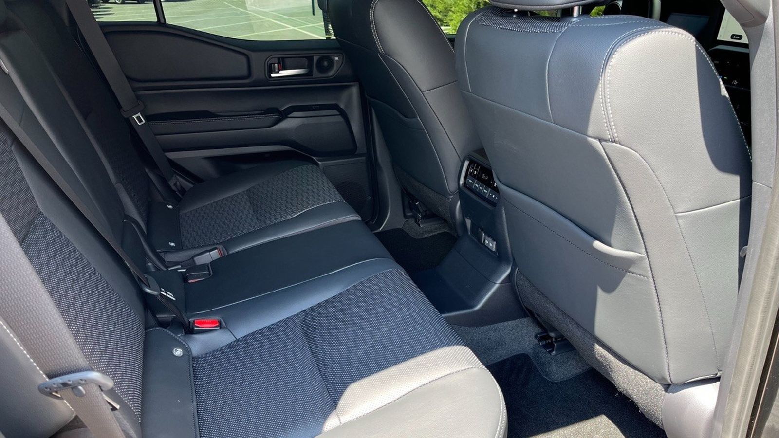 Toyota LAND CRUISER PRADO 2025 року, Універсал, Тойота Центр Хмельницький "Гранд Мотор", м.Хмельницький | Фото № 7 Toyota LAND CRUISER PRADO 2025 року з пробігом 436 км, Універсал, Тойота Центр Хмельницький "Гранд Мотор", м.Хмельницький - 3345800 ГРН | Фото № 7
