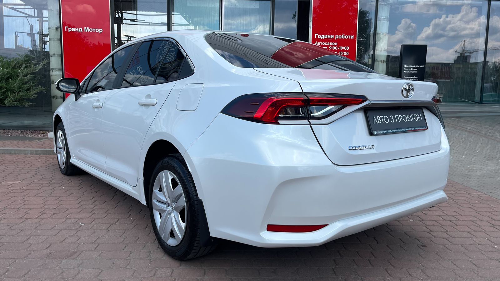 Toyota COROLLA 2025 року з пробігом 7867 км, Седан, Тойота Центр Хмельницький "Гранд Мотор", м.Хмельницький - 1100000 ГРН | Фото № 2