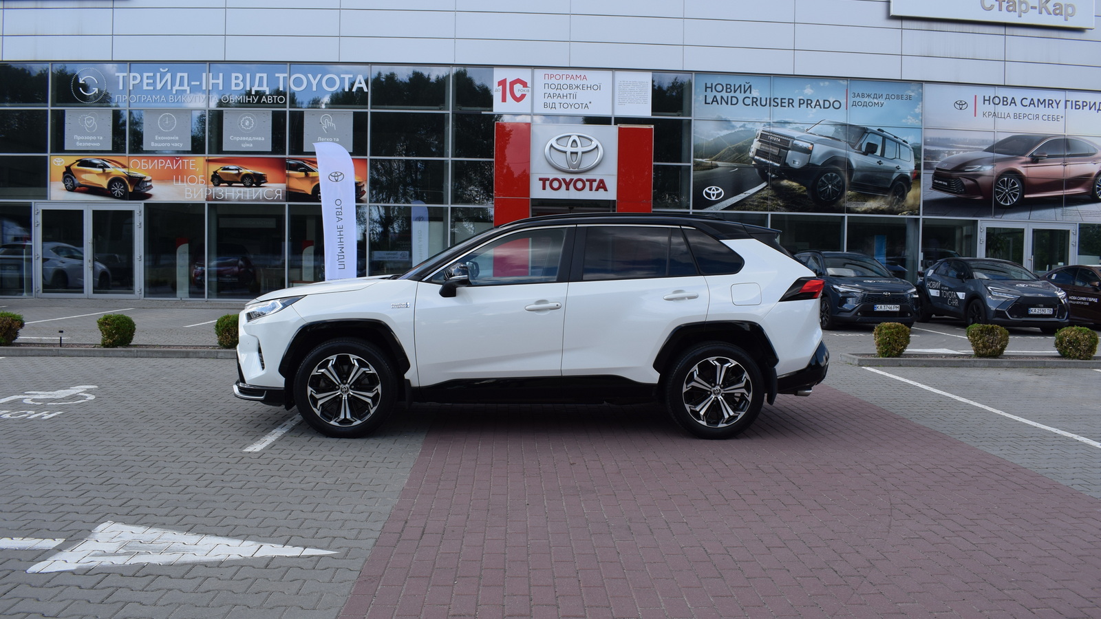 Toyota RAV4 Plug-In 2021 року, Ліфтбек, Тойота Центр Житомир "Стар - Кар", м.Житомир | Фото № 3 Toyota RAV4 Plug-In 2021 року з пробігом 112282 км, Ліфтбек, Тойота Центр Житомир "Стар - Кар", м.Житомир - 2015850 ГРН | Фото № 3