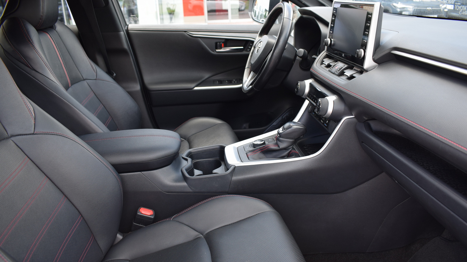 Toyota RAV4 Plug-In 2021 року, Ліфтбек, Тойота Центр Житомир "Стар - Кар", м.Житомир | Фото № 6 Toyota RAV4 Plug-In 2021 року з пробігом 112282 км, Ліфтбек, Тойота Центр Житомир "Стар - Кар", м.Житомир - 2015850 ГРН | Фото № 6