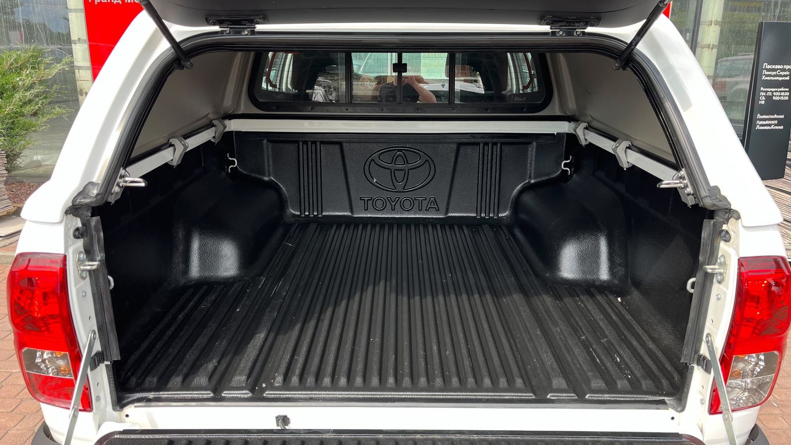 Toyota HILUX 2023 року, Пікап, Тойота Центр Хмельницький "Гранд Мотор", м.Хмельницький | Фото № 10 Toyota HILUX 2023 року з пробігом 54977 км, Пікап, Тойота Центр Хмельницький "Гранд Мотор", м.Хмельницький - 1999000 ГРН | Фото № 10