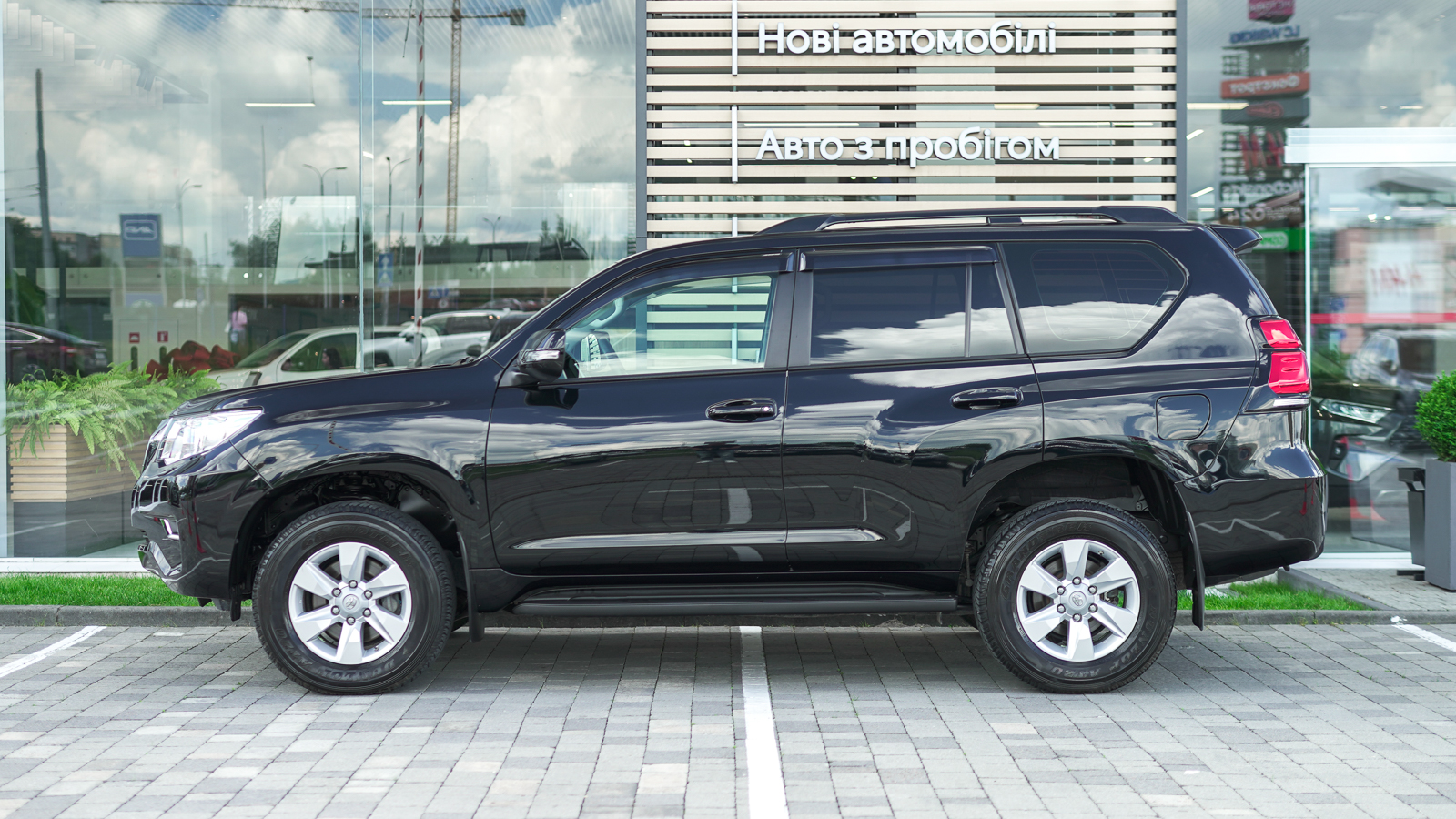 Toyota LAND CRUISER PRADO 2023 року, Універсал, Тойота Центр Львів "Діамант", м.Львів | Фото № 3 Toyota LAND CRUISER PRADO 2023 року з пробігом 32191 км, Універсал, Тойота Центр Львів "Діамант", м.Львів - 2187350 ГРН | Фото № 3