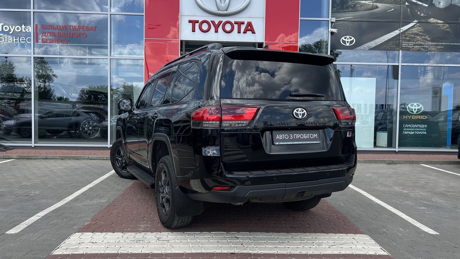 Toyota LAND CRUISER 200 2022 року, Універсал, Тойота Центр Вінниця "Преміум Мотор", м.Вінниця | Фото № 2 Toyota LAND CRUISER 200 2022 року з пробігом 139080 км, Універсал, Тойота Центр Вінниця "Преміум Мотор", м.Вінниця - 3040000 ГРН | Фото № 2