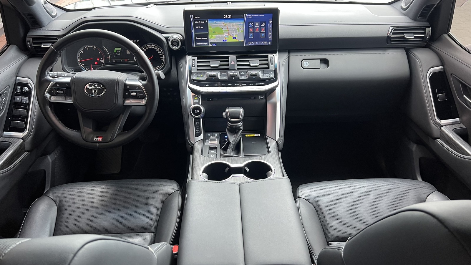 Toyota LAND CRUISER 200 2022 року, Універсал, Тойота Центр Вінниця "Преміум Мотор", м.Вінниця | Фото № 8 Toyota LAND CRUISER 200 2022 року з пробігом 139080 км, Універсал, Тойота Центр Вінниця "Преміум Мотор", м.Вінниця - 3040000 ГРН | Фото № 8