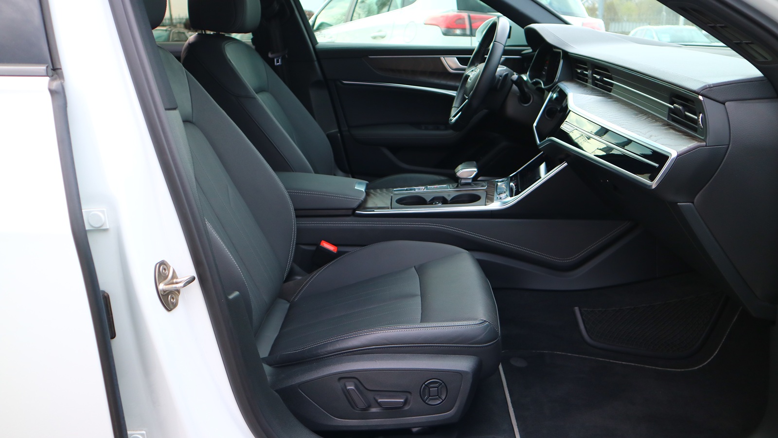 Інші авто AUDI A6 2020 року, Седан, Тойота Центр Київ "Автосаміт Укравто Столичне", м.Київ | Фото № 6 Інші авто AUDI A6 2020 року з пробігом 51670 км, Седан, Тойота Центр Київ "Автосаміт Укравто Столичне", м.Київ - 1823000 ГРН | Фото № 6