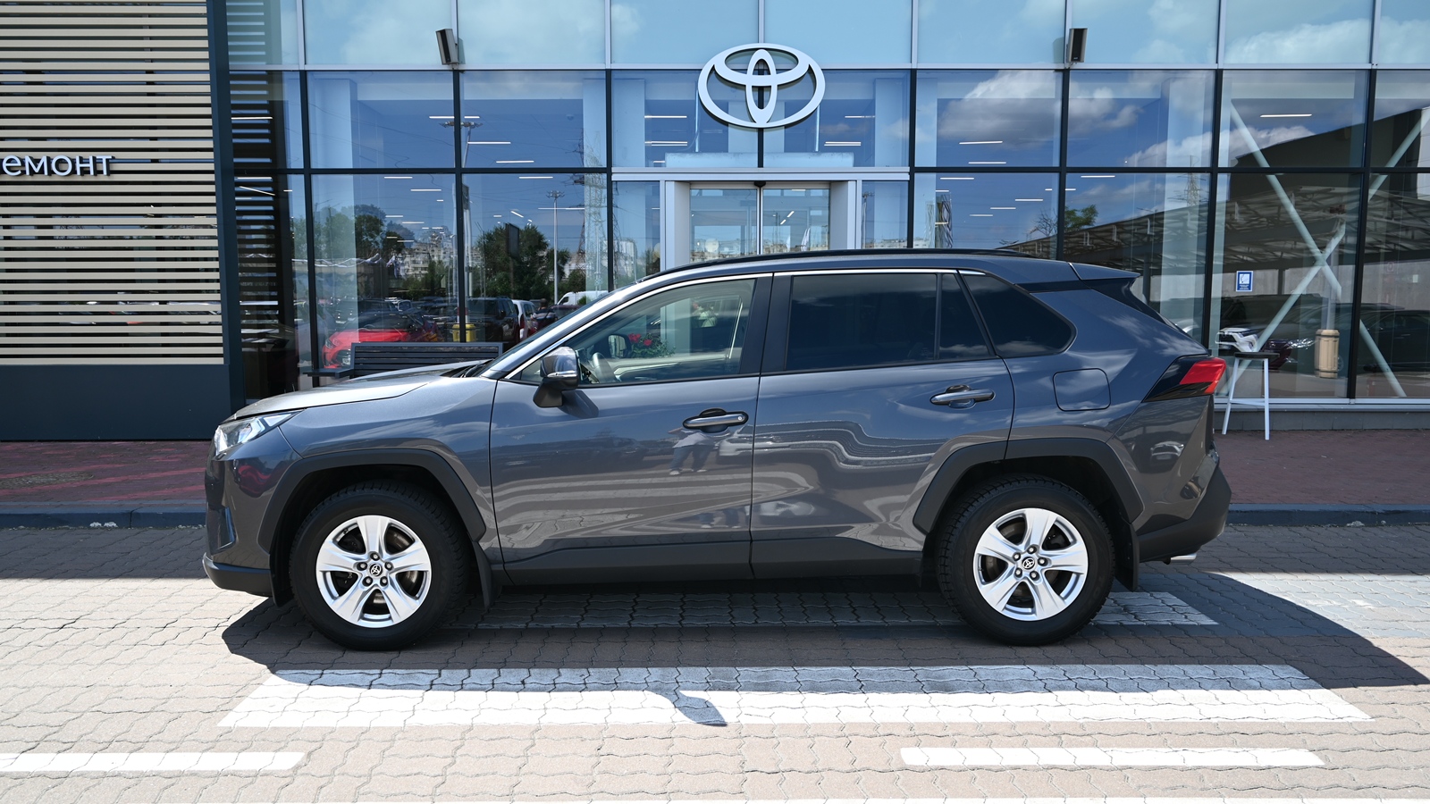 Toyota RAV4 2020 року, Універсал, Тойота Центр Київ "Сіті Плаза", м.Київ | Фото № 3 Toyota RAV4 2020 року з пробігом 90711 км, Універсал, Тойота Центр Київ "Сіті Плаза", м.Київ - 1065000 ГРН | Фото № 3