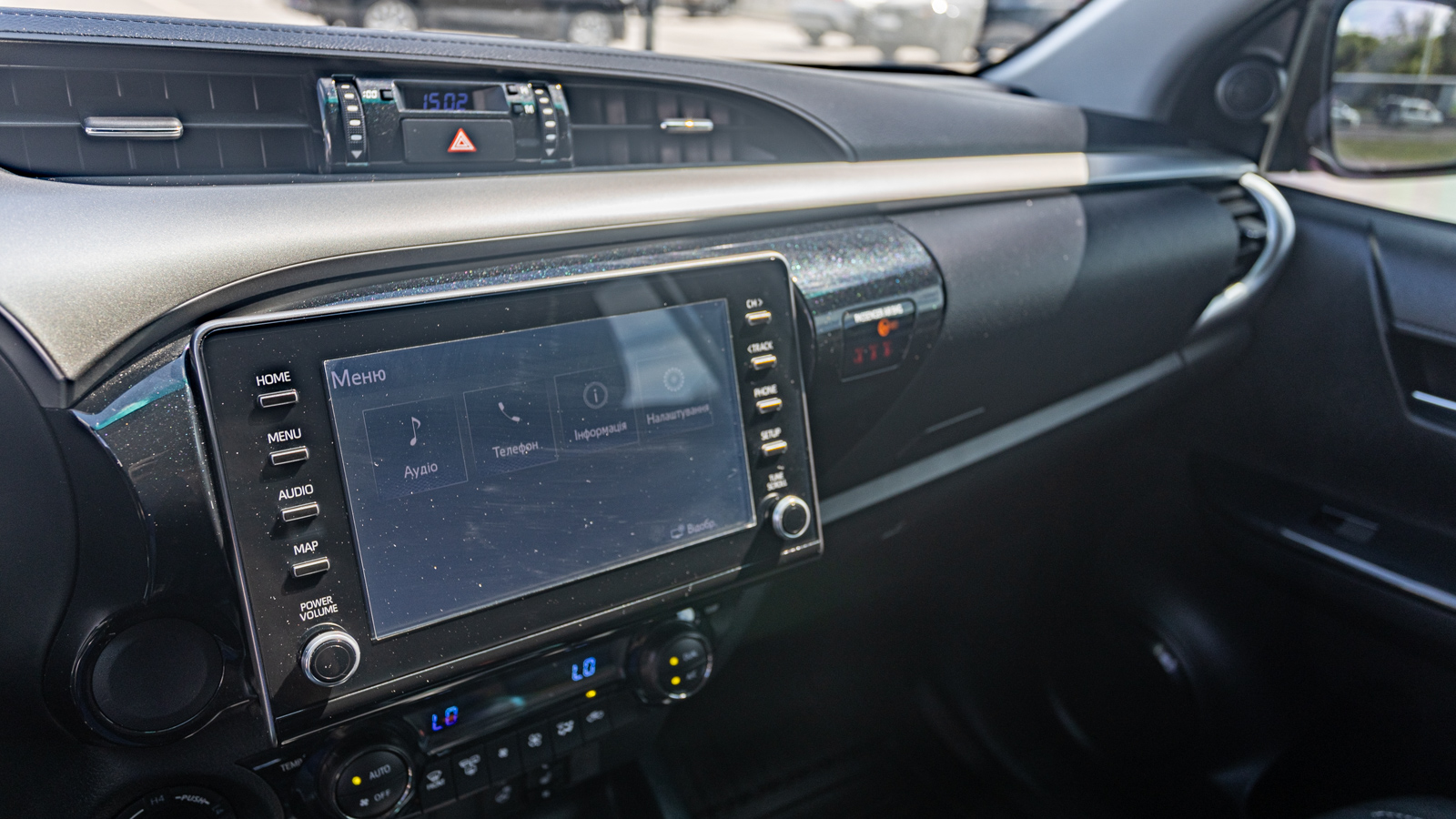 Toyota HILUX 2022 року, Пікап, Тойота Центр Дніпро "Алмаз Мотор" на Запорізькому шосе, м.Дніпро | Фото № 15 Toyota HILUX 2022 року з пробігом 28240 км, Пікап, Тойота Центр Дніпро "Алмаз Мотор" на Запорізькому шосе, м.Дніпро - 2160000 ГРН | Фото № 15