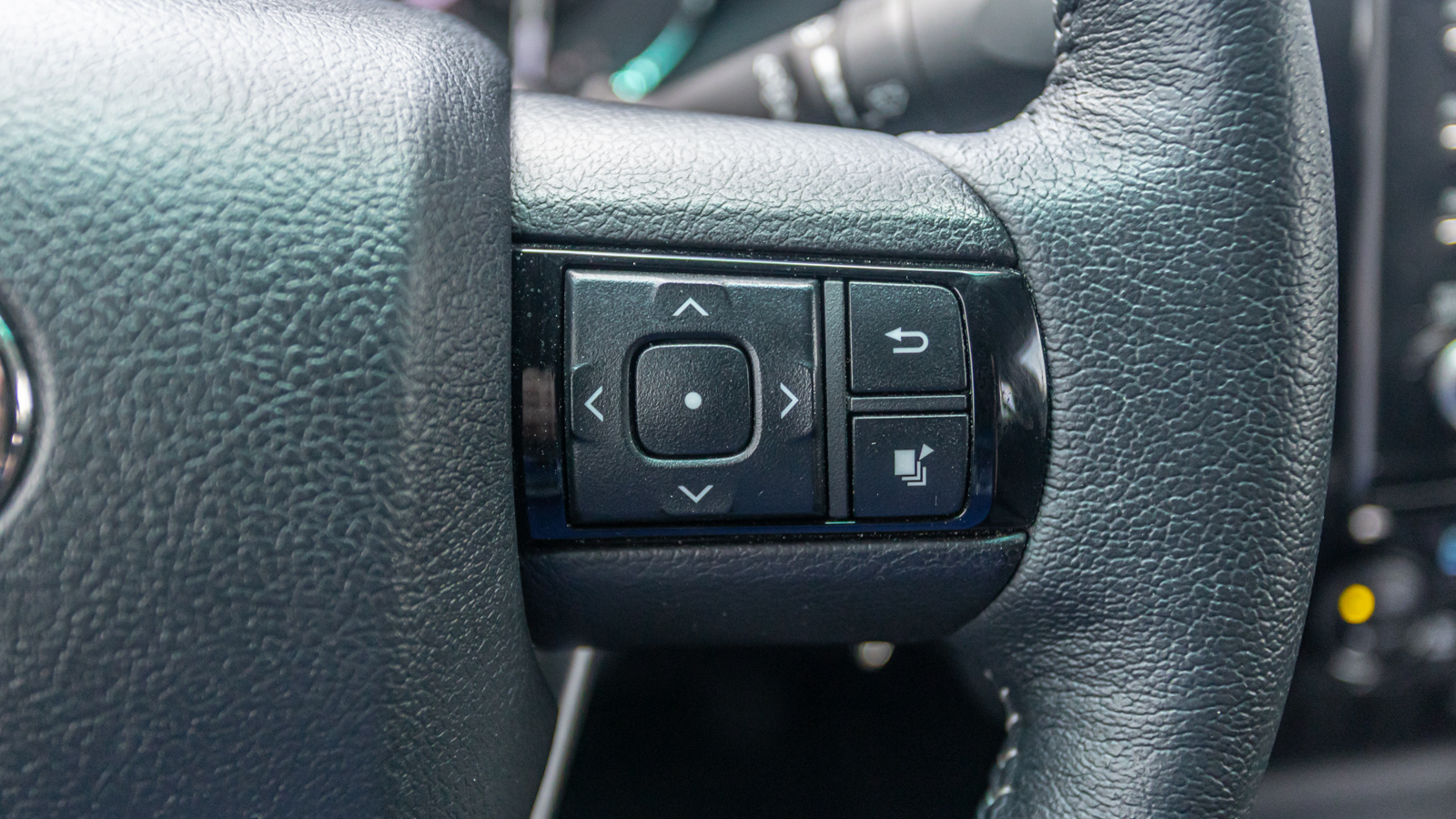 Toyota HILUX 2022 року, Пікап, Тойота Центр Дніпро "Алмаз Мотор" на Запорізькому шосе, м.Дніпро | Фото № 24 Toyota HILUX 2022 року з пробігом 28240 км, Пікап, Тойота Центр Дніпро "Алмаз Мотор" на Запорізькому шосе, м.Дніпро - 2160000 ГРН | Фото № 24
