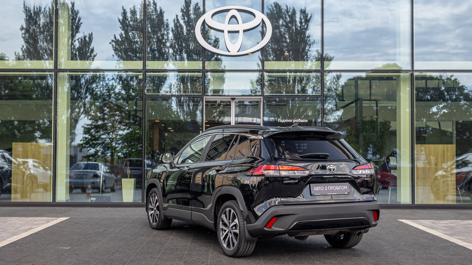 Toyota COROLLA CROSS 2024 року, Хетчбек, Тойота Центр Дніпро "Алмаз Мотор" на Запорізькому шосе, м.Дніпро | Фото № 2 Toyota COROLLA CROSS 2024 року з пробігом 35417 км, Хетчбек, Тойота Центр Дніпро "Алмаз Мотор" на Запорізькому шосе, м.Дніпро - 1600000 ГРН | Фото № 2